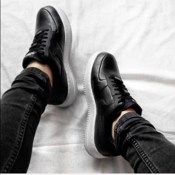 NWT Nike Air Force 1 upstep Black Leather - Picture 3 of 8